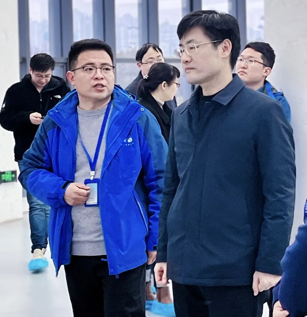 合肥市肥東縣委書記姚飛蒞臨新希望白帝乳業進行指導調研！